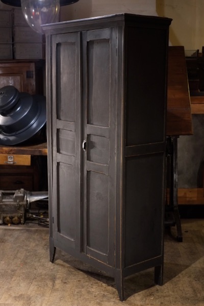 armoire 2 portes parisienne vintage patine noir